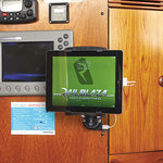 Railblaza ScreenGrabba mounted with a SidePort