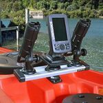 Railblaza Starporthalterung HD in schwarz mit einem Trackport Dash