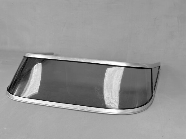 Windshield for sport boats